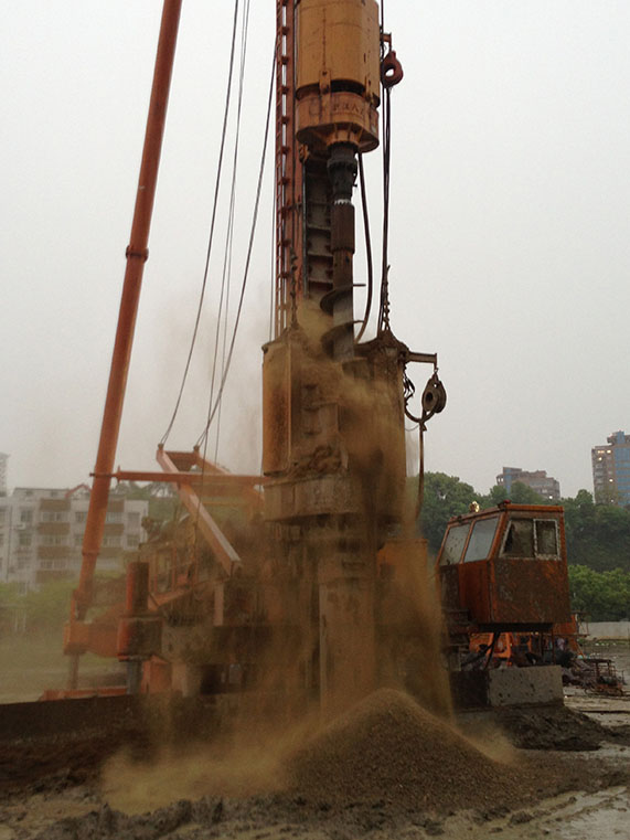 溫州瑞安陽(yáng)光商住樓(潛孔錘鑿巖現(xiàn)場(chǎng)實(shí)況)